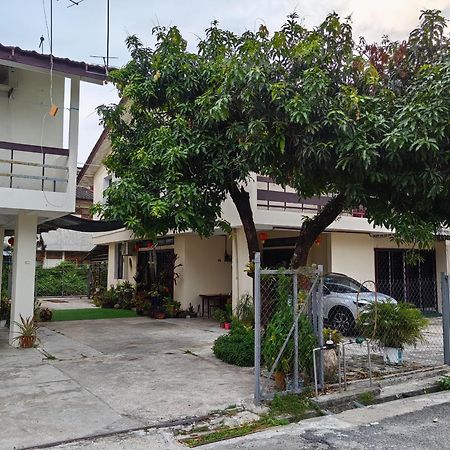 Little Cozy Homestay Kota Bharu Ngoại thất bức ảnh